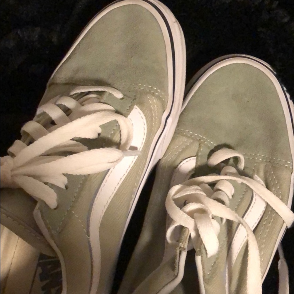 Vans - Picture 3 of 5